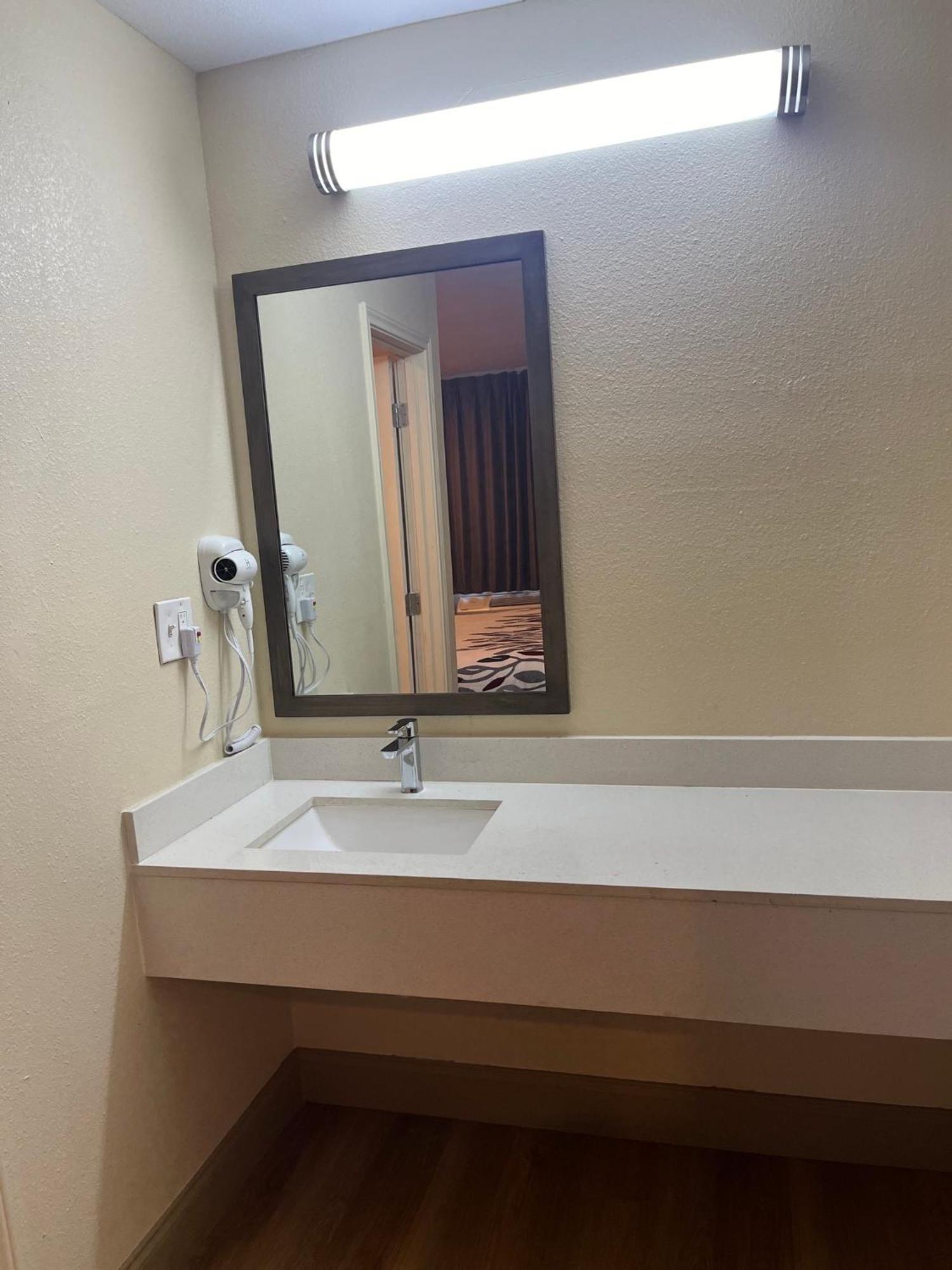 Red Roof Inn Haltom City Luaran gambar